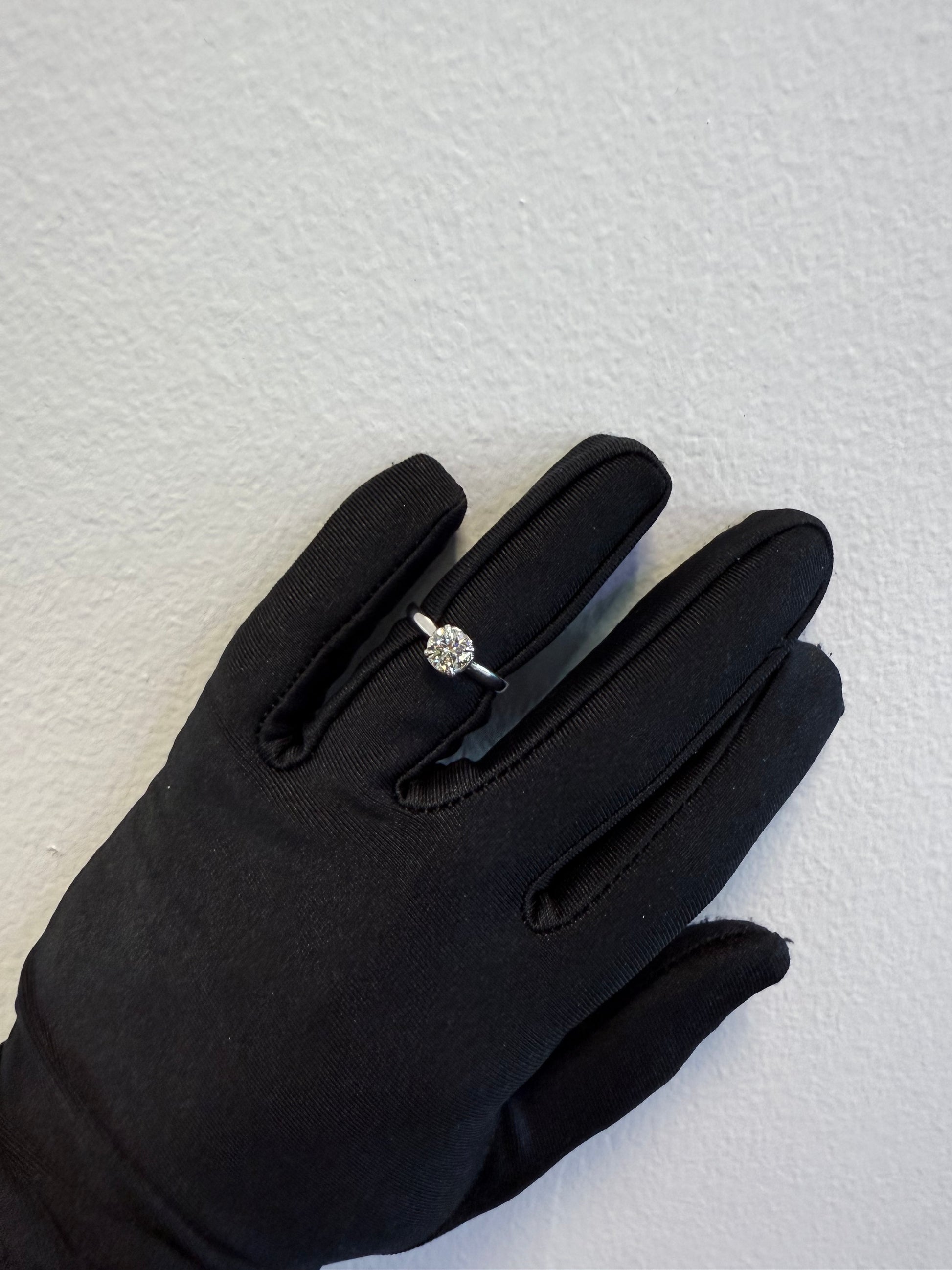 18K White Gold Natural Round Brilliant Cut Diamond Solitaire Engagement Ring