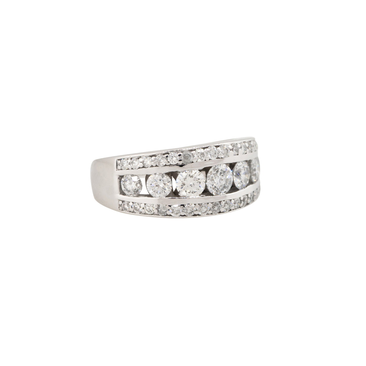 14k White Gold 1.5ctw Round Brilliant Diamond 3 Row Graduated Band