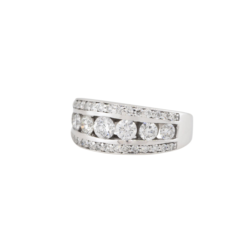 14k White Gold 1.5ctw Round Brilliant Diamond 3 Row Graduated Band