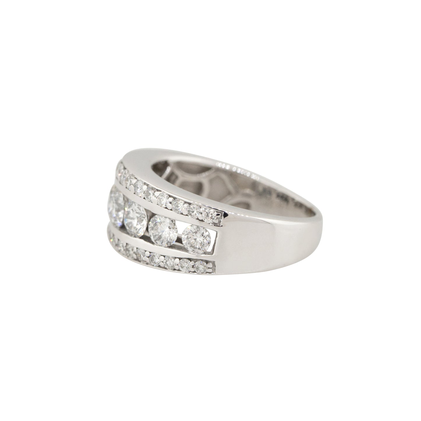 14k White Gold 1.5ctw Round Brilliant Diamond 3 Row Graduated Band