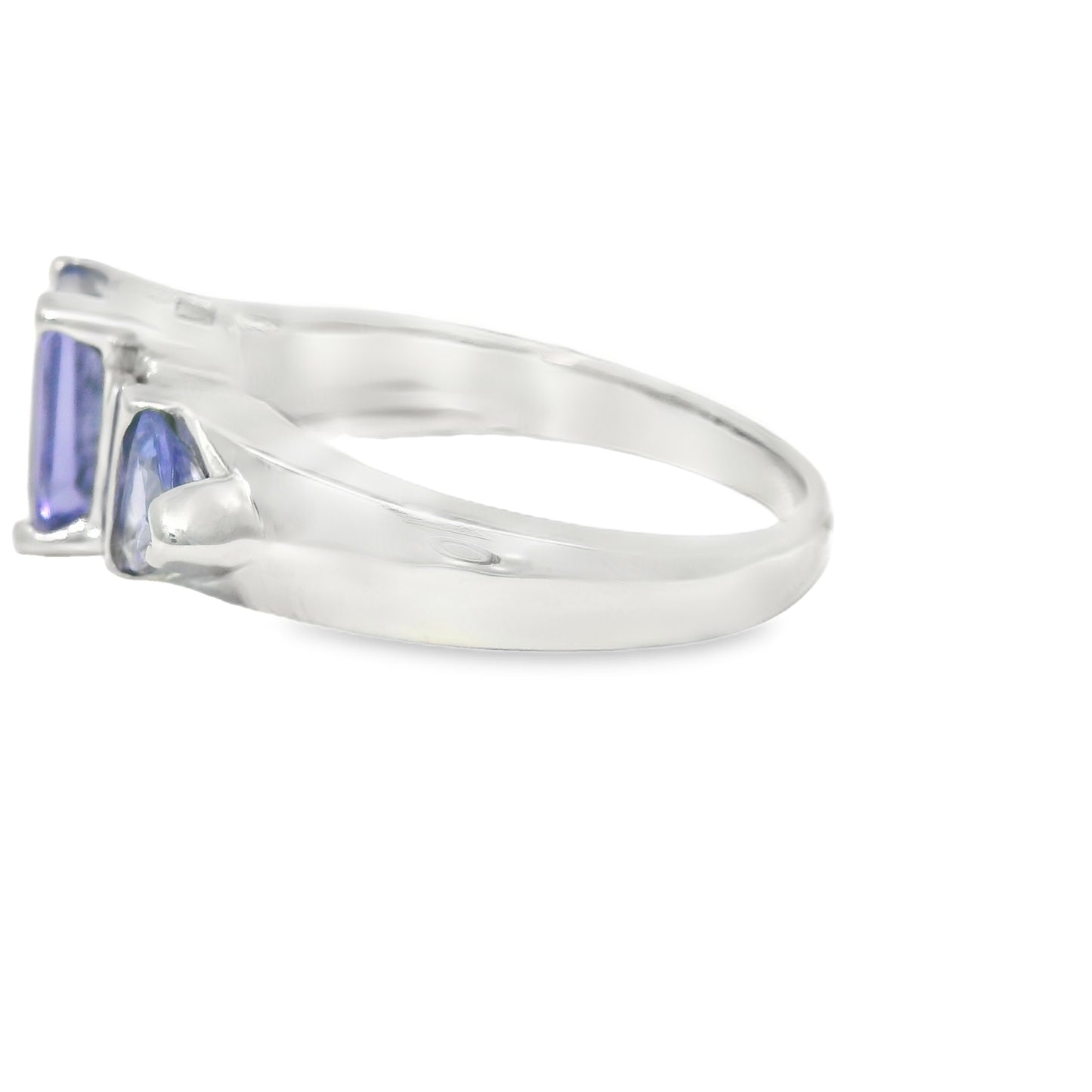 14k White Gold Emerald Cut Tanzanite & Round Brilliant Diamond Ring