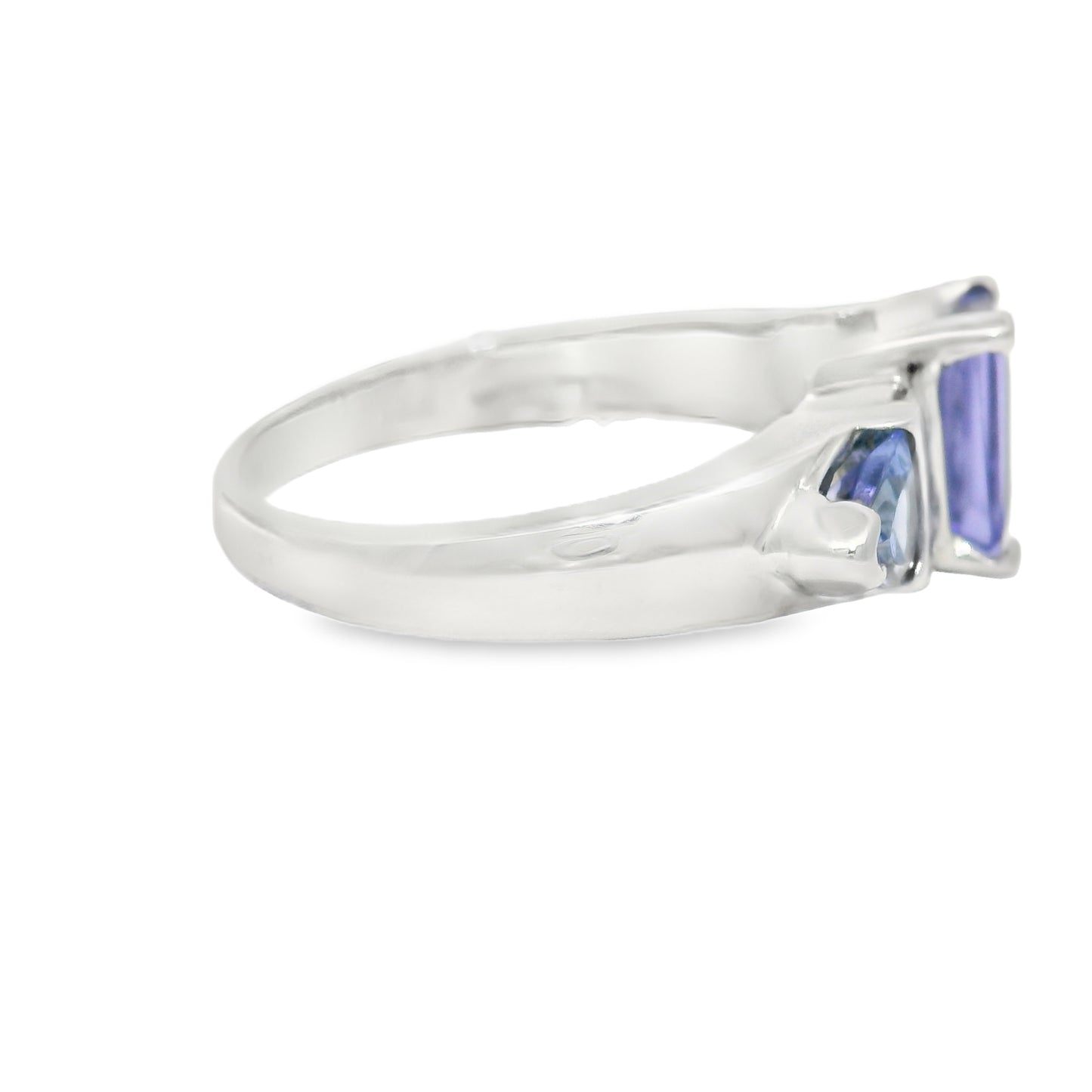 14k White Gold Emerald Cut Tanzanite & Round Brilliant Diamond Ring