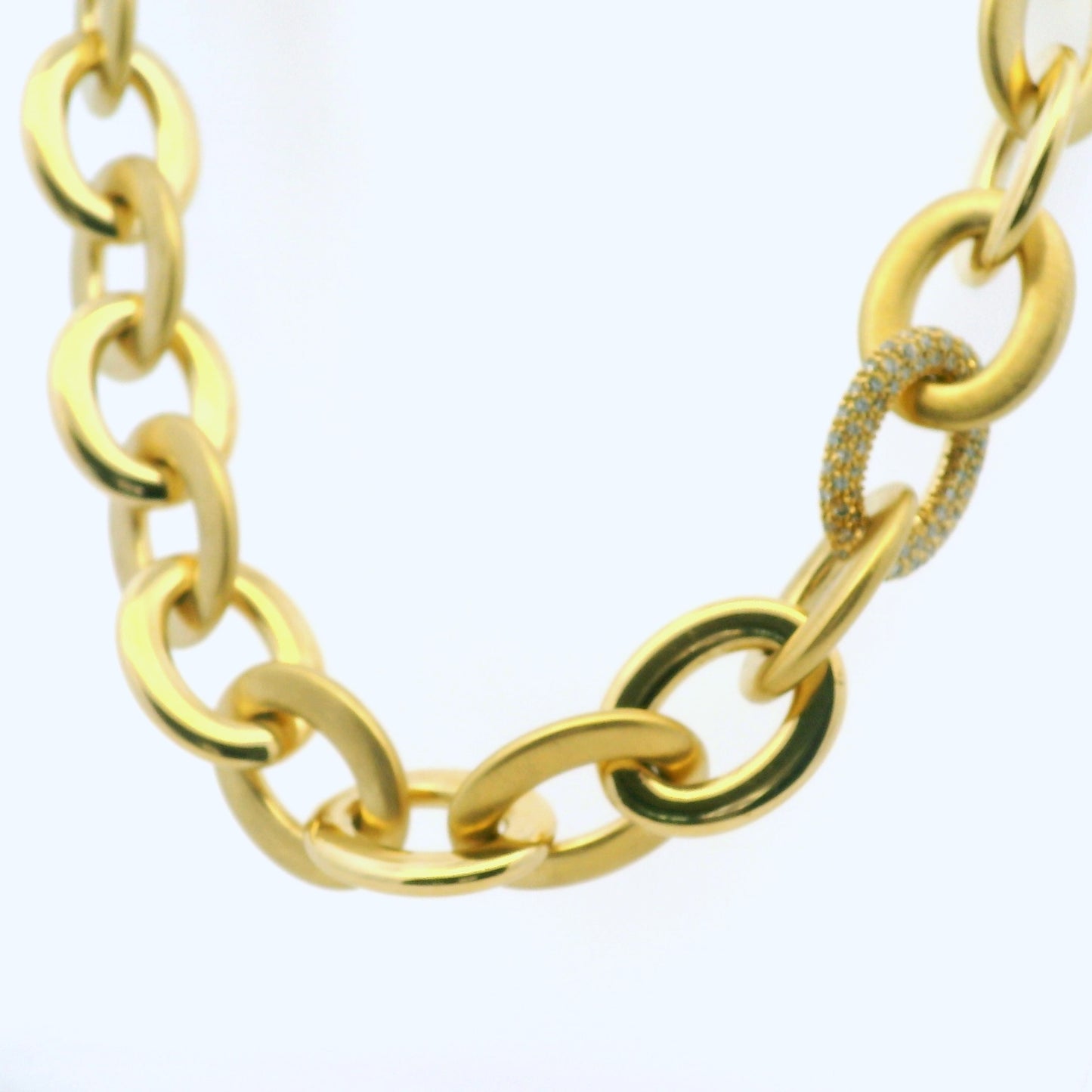 Roberto Coin 18k Yellow Gold Diamond Pave Oval Link Necklace