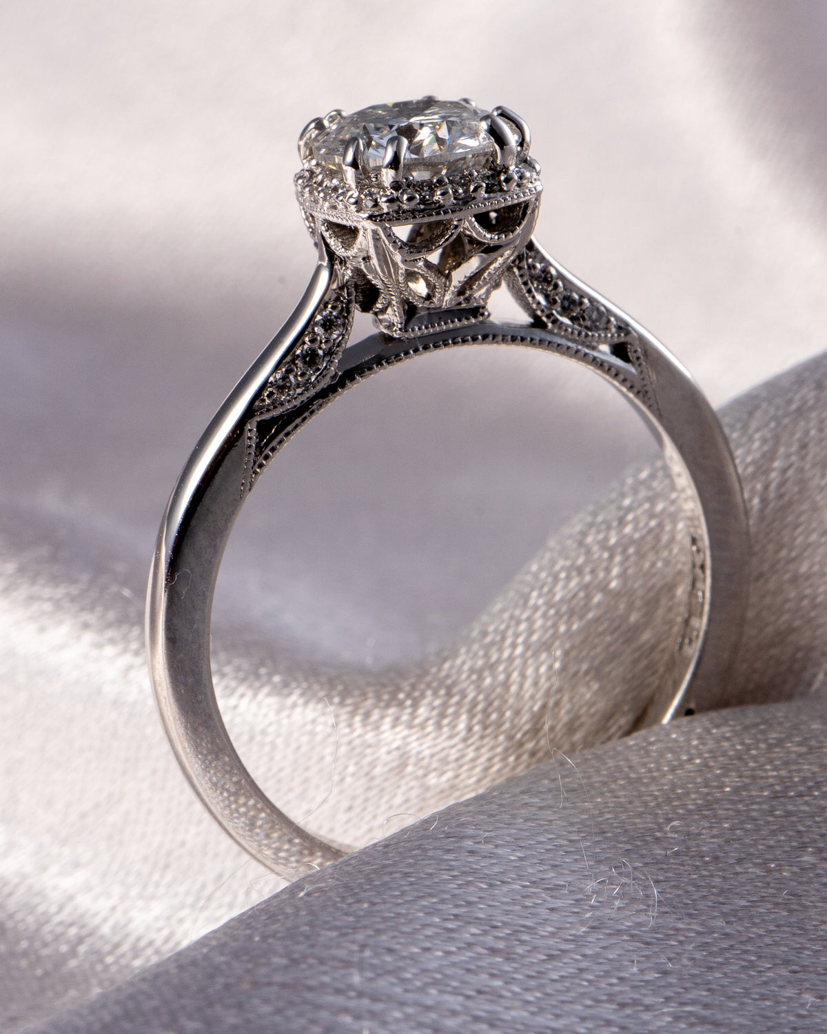 Tacori 18K White Gold Natural 1.06 Carat Round Brilliant Diamond Engagement Ring