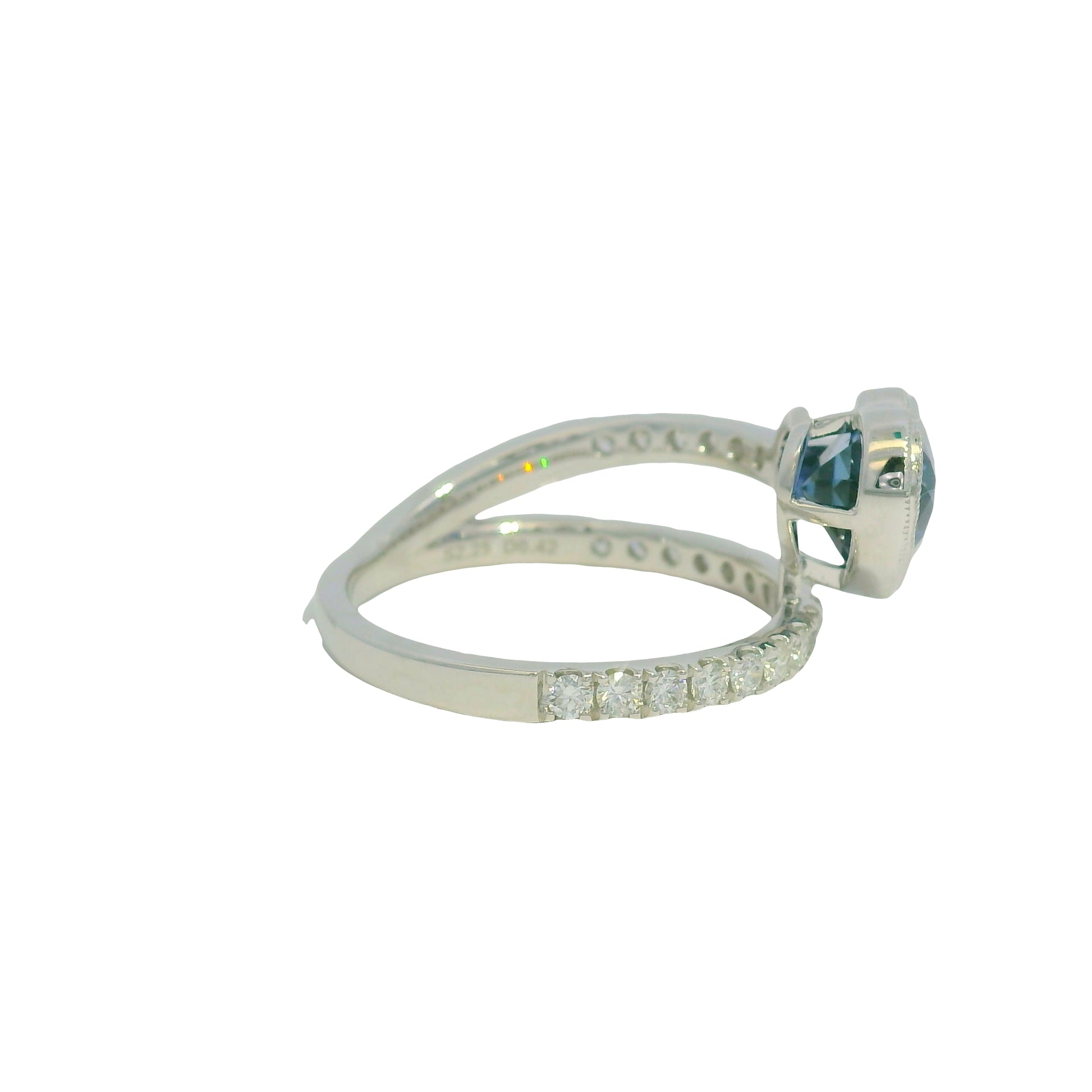 GIA 18K White Gold Natural Heart Sapphire & Diamonds Wrap Around Bezel Set Ring