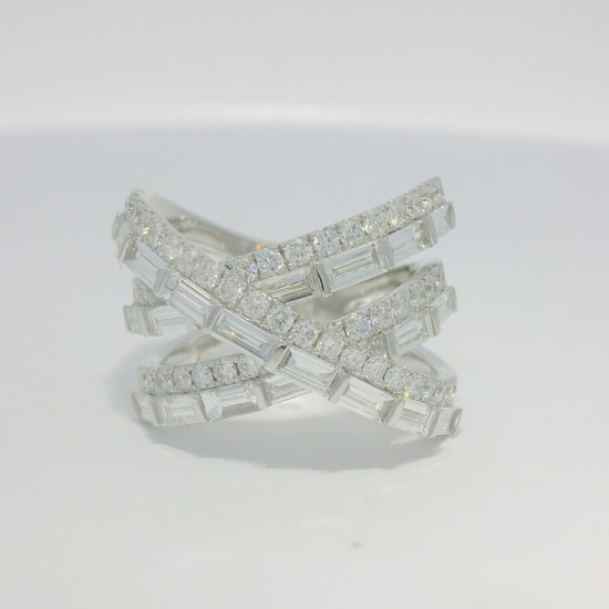 14k White gold Round Brilliant Baguette Diamond Cut Crossover Band