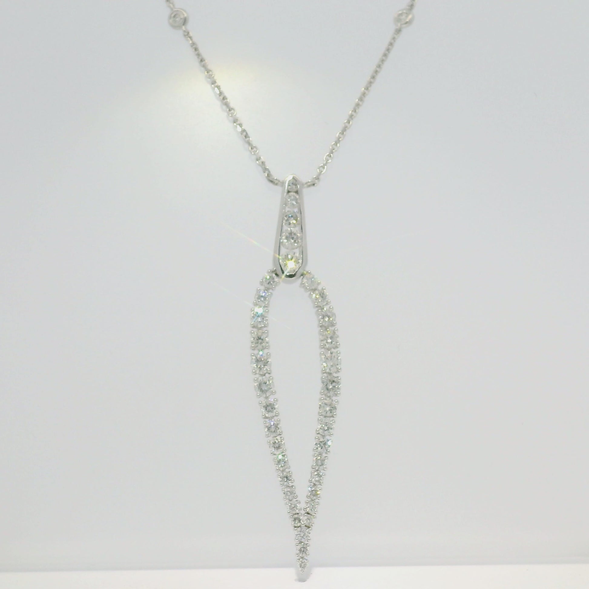 18k White Gold Natural Round Brilliant Cut Diamond Drop Pendant Necklace