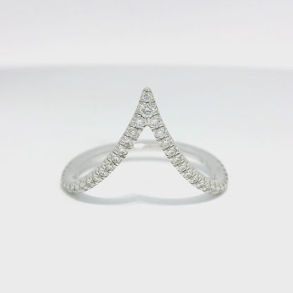 14k White Gold Natural Round Brilliant Cut Diamond Chevron Ring