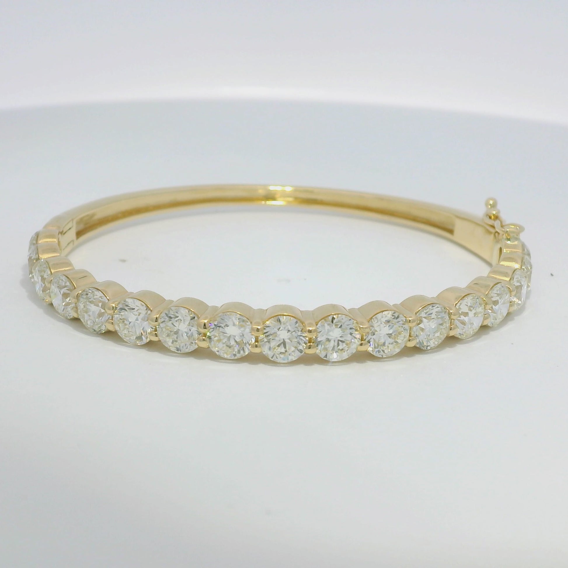14k Yellow Gold Natural Round Brilliant Diamond Bangle Bracelet