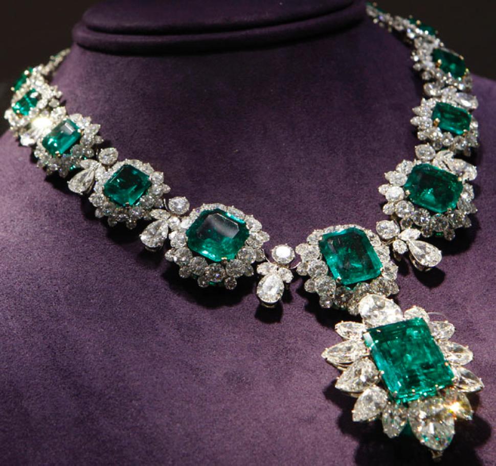 A Legendary Collection: Elizabeth Taylor Bulgari Jewelry Showcase