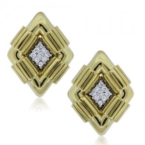 Retro style gold earrings