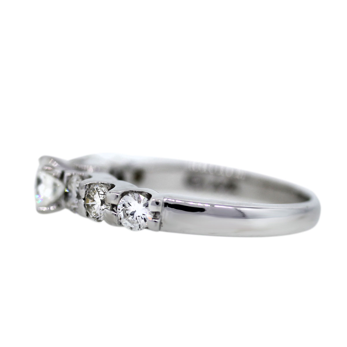 Round Diamond Engagement Ring