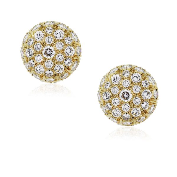 You are viewing these Harry Winston Yellow Gold Diamond Earrings!