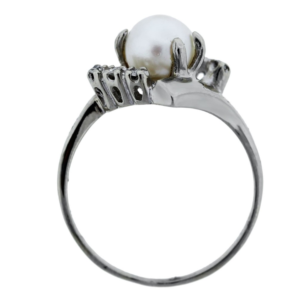 Diamond and Pearl White Gold Ring