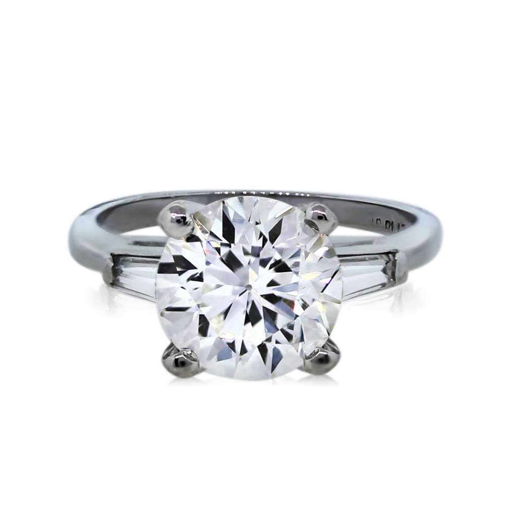 You are viewing this 1.95Ct Round Brilliant Diamond Engagement Ring!