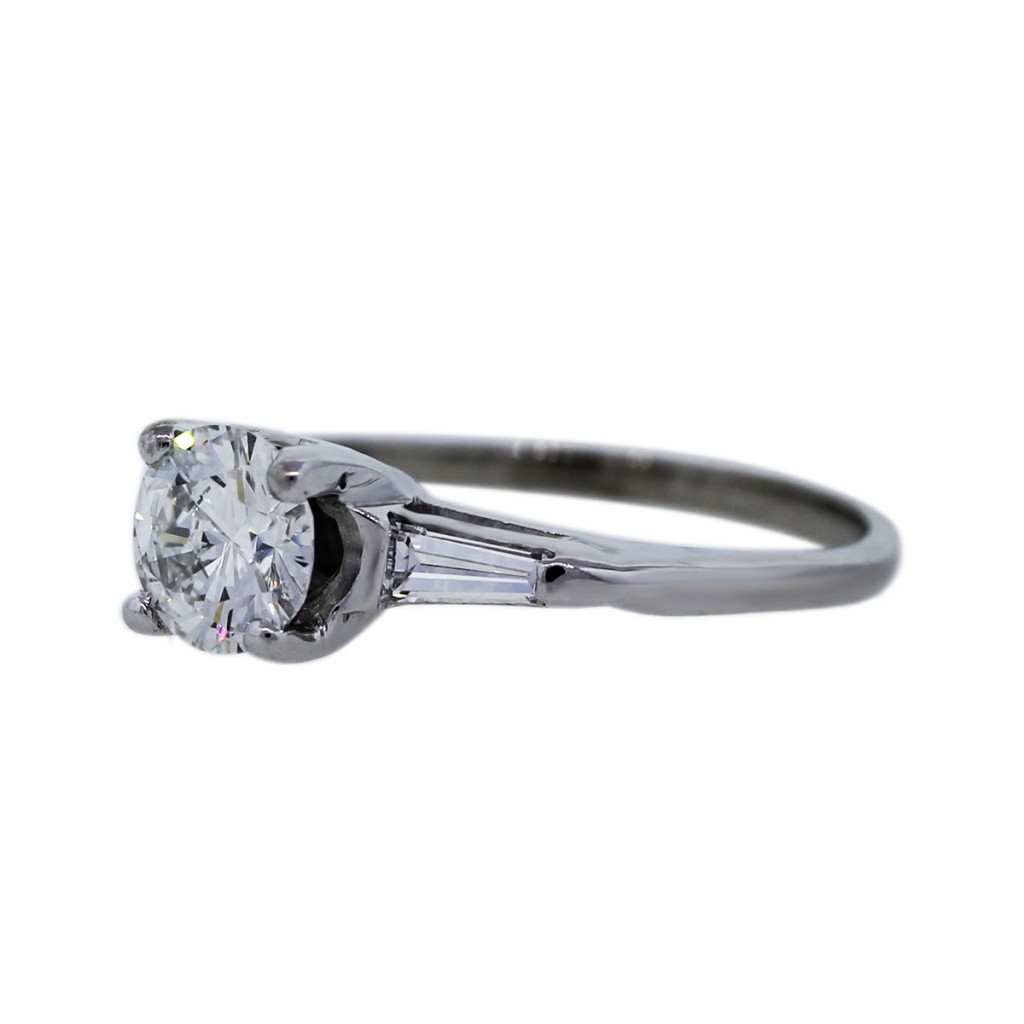 four prong setting diamond engagement ring