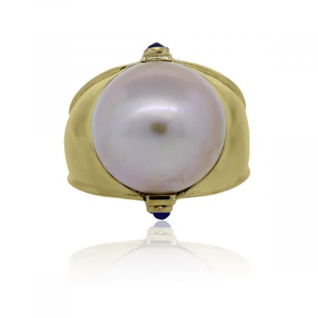 You are viewing this 18k Yellow Gold Cabochon Mabe Pearl Sapphire Ring!