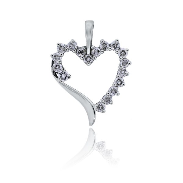 You are viewing this White Gold Diamond Heart Pendant!