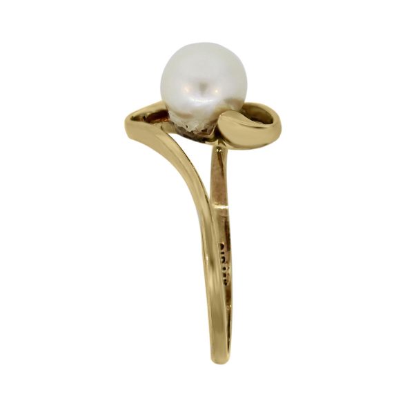 Yellow Gold 6mm Pearl Solitaire Ring