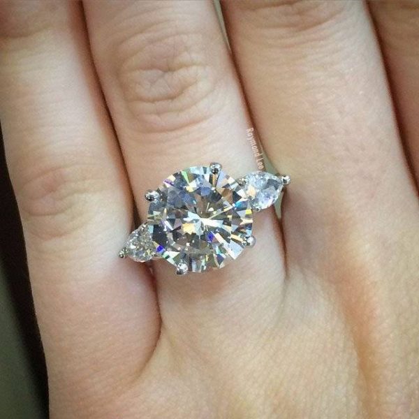 Halo vs No Halo Engagement Rings: Pros and Cons | What is a Halo Ring ...