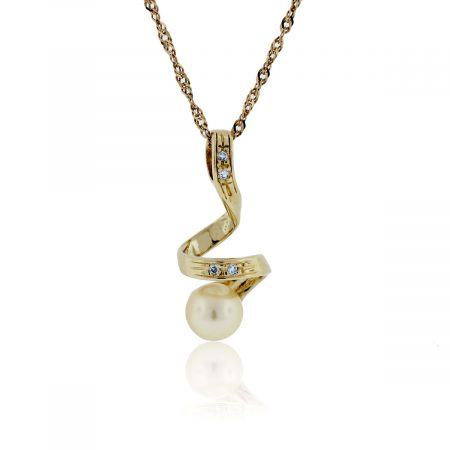 You are viewing this 18K Yellow Gold Pearl & Diamond Pendant