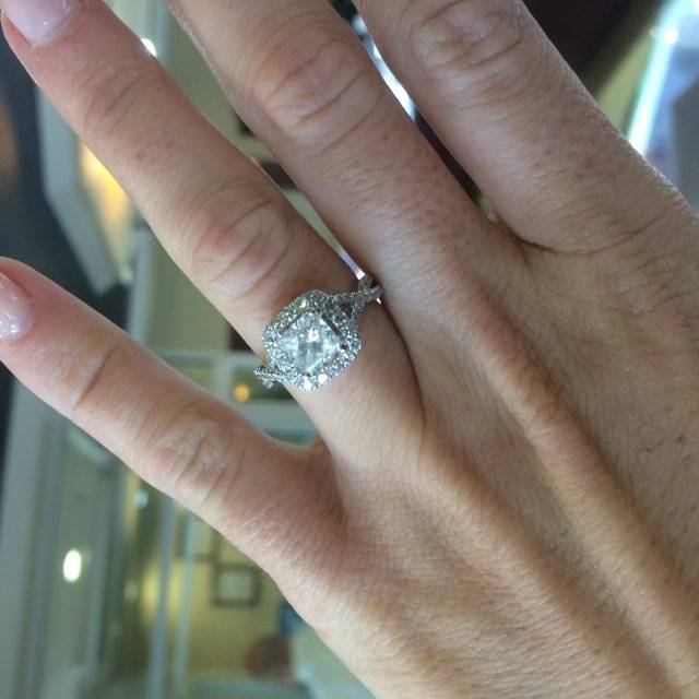 1 carat diamond halo engagement ring
