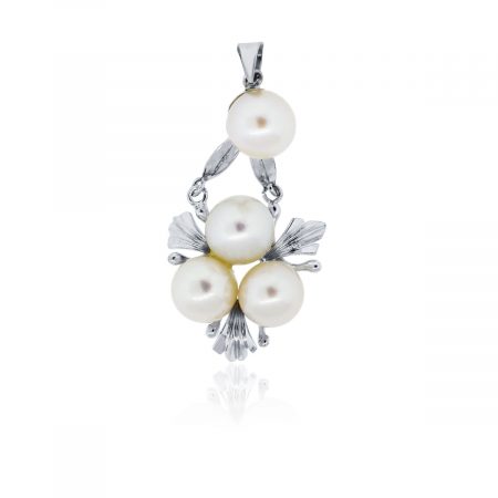 White gold cultured pearl pendant