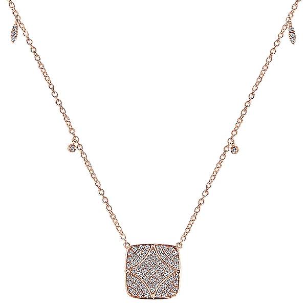 Delicate rose gold necklace with diamonds