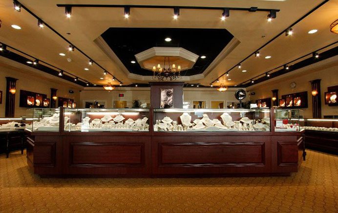 Jewelry stores - the best place to shop - Raymond Lee Jewelers