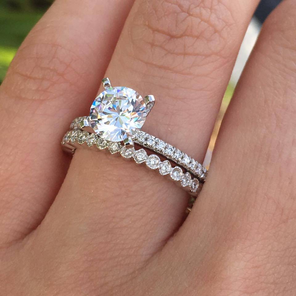 Solitaire vs Halo Engagement Ring