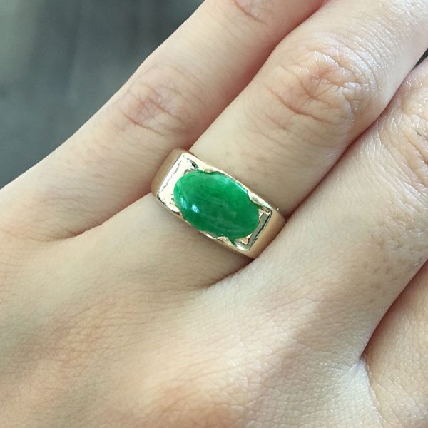 Jade gemstone ring