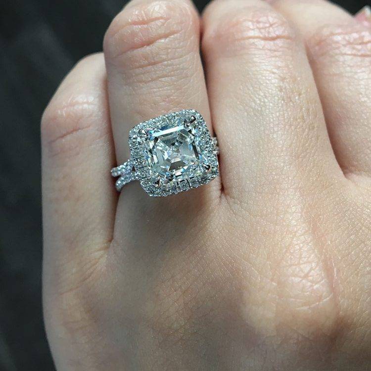 Huge diamond hot sale engagement rings