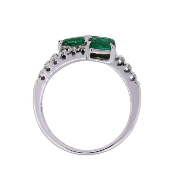 18k White Gold 0.87ctw Emerald and 0.16ctw Diamond Ring