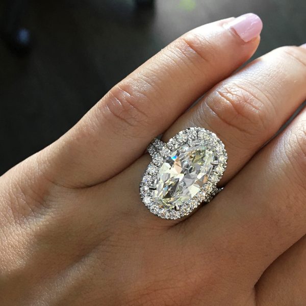Henri Daussi Diamond engagement ring