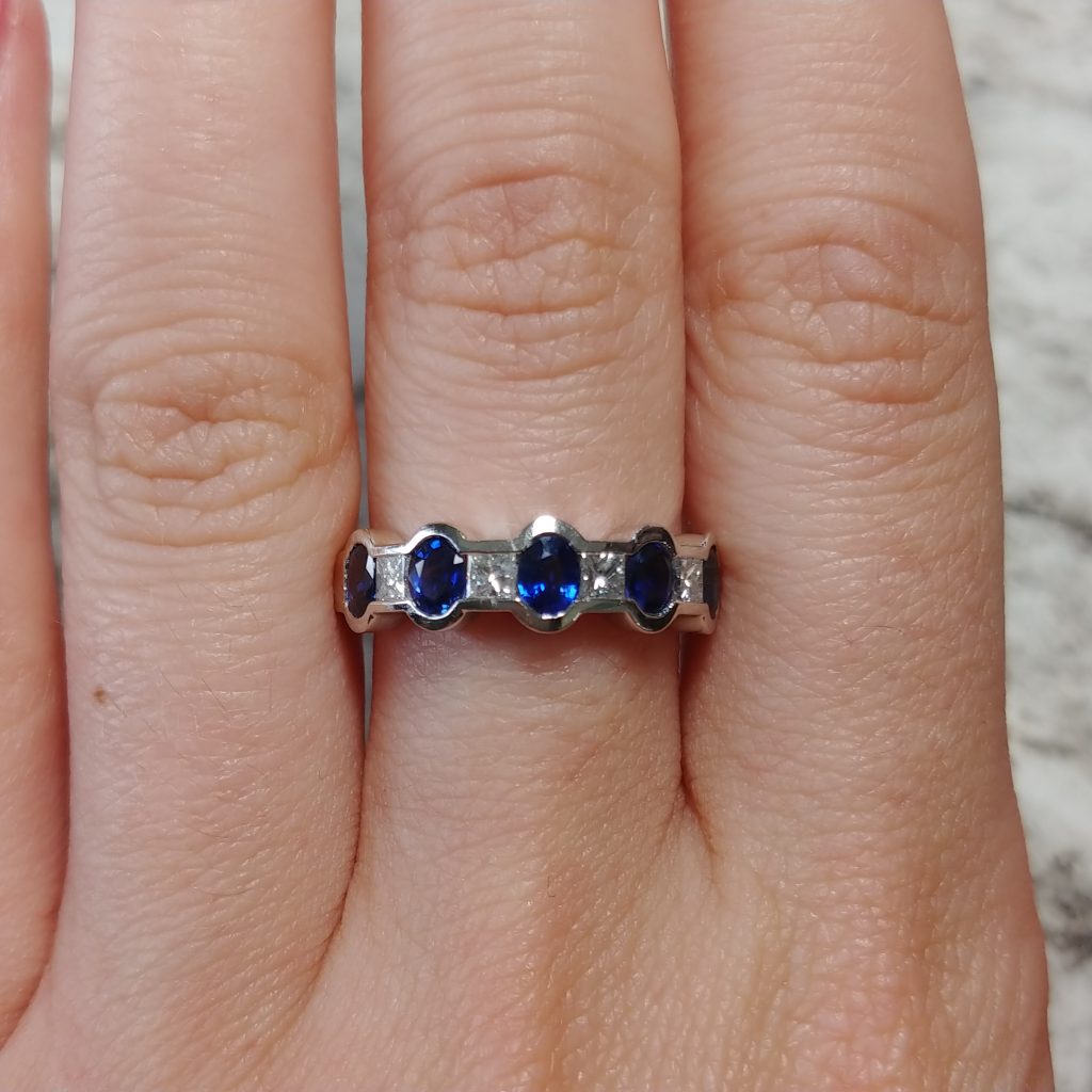 18k White Gold 0.20ctw Princess Cut Diamond and Oval Sapphire Ring
