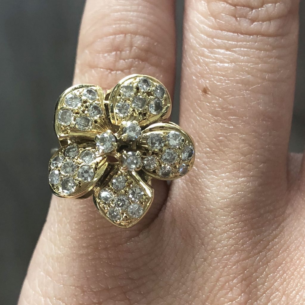 18k Yellow Gold 0.70ctw Diamond Flower Ring