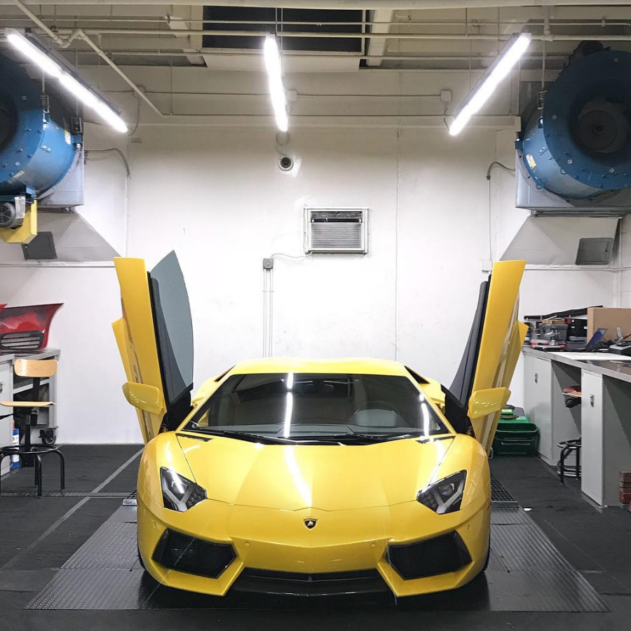  Lamborghini Aventador 