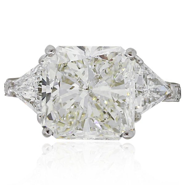 Radiant diamond engagement ring