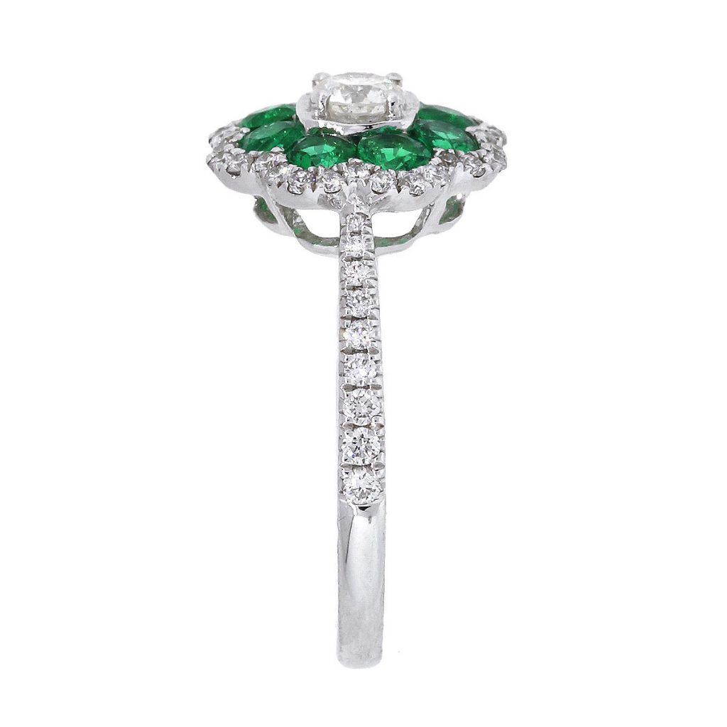 18k White Gold 0.54ct Round Diamond With Emerald Flower Ring