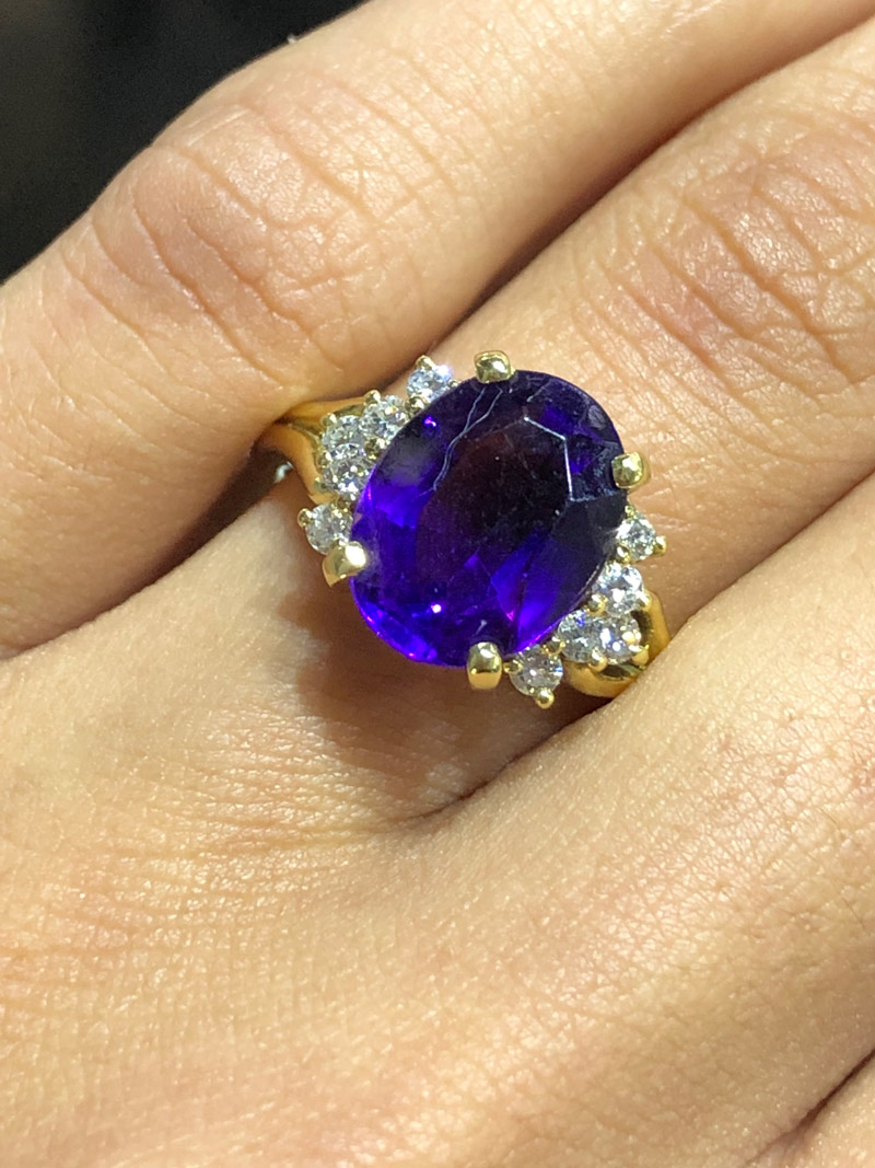 how popular are gemstone engagement rings