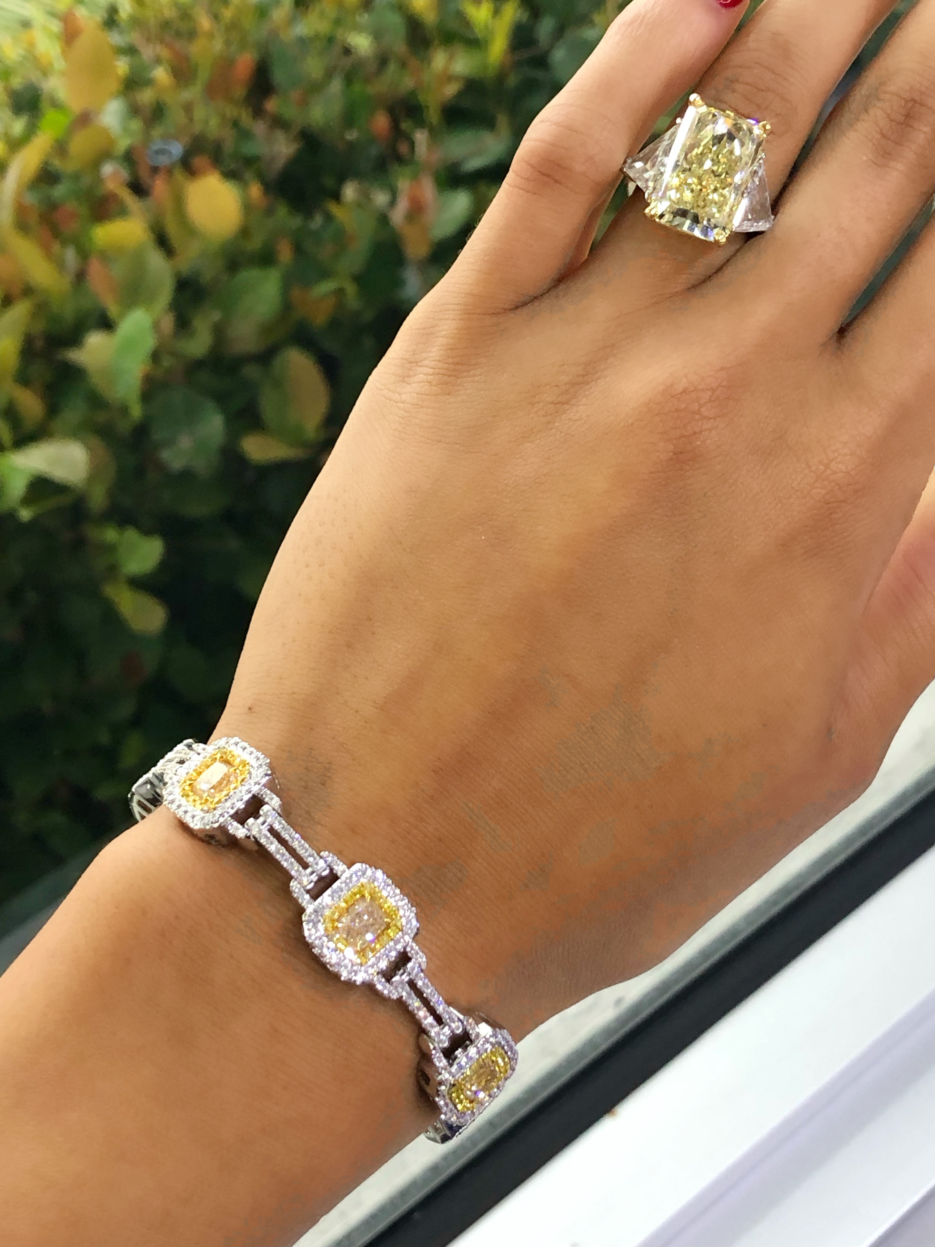 Lady gaga yellow diamond bracelet and ring oscars