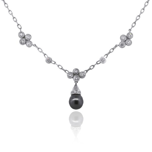 18k White Gold 0.60ctw Diamond Oval Link Necklace With Tahitian Pearl