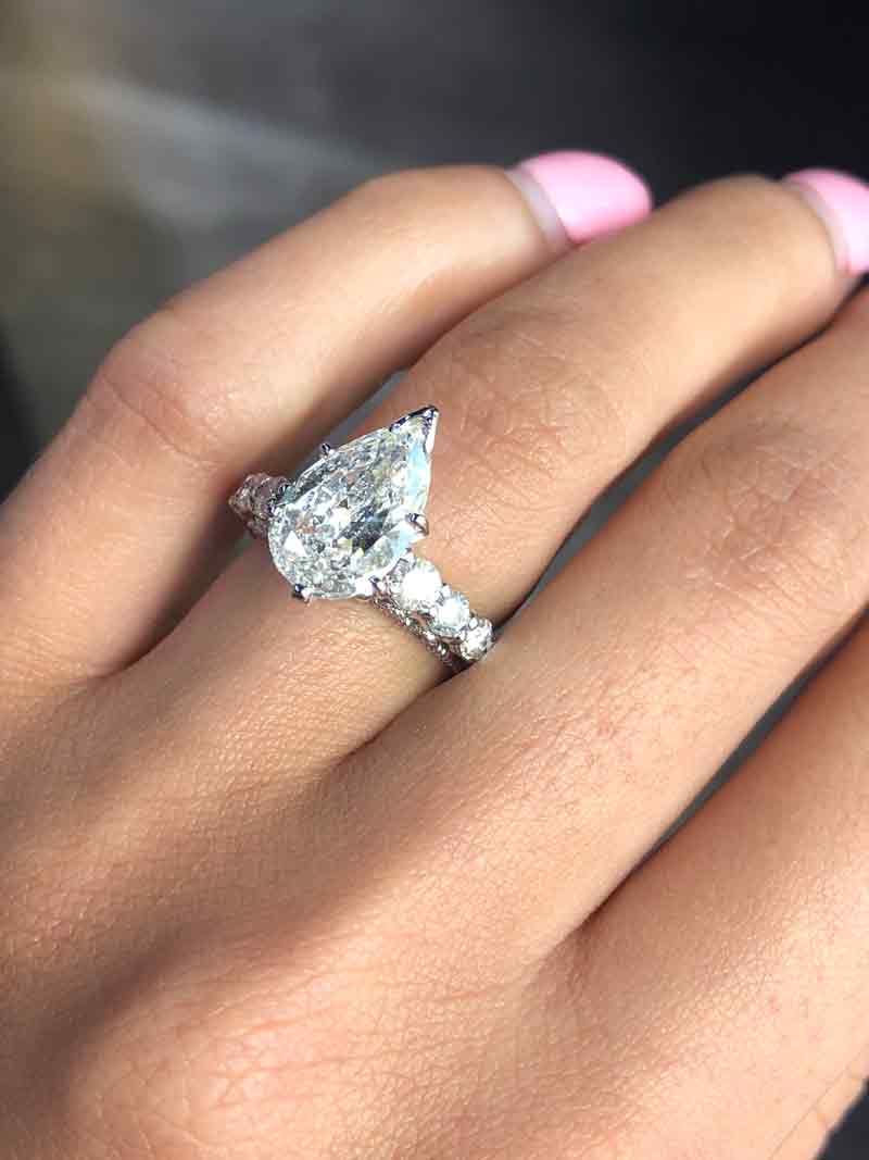 ariana grande engagement ring