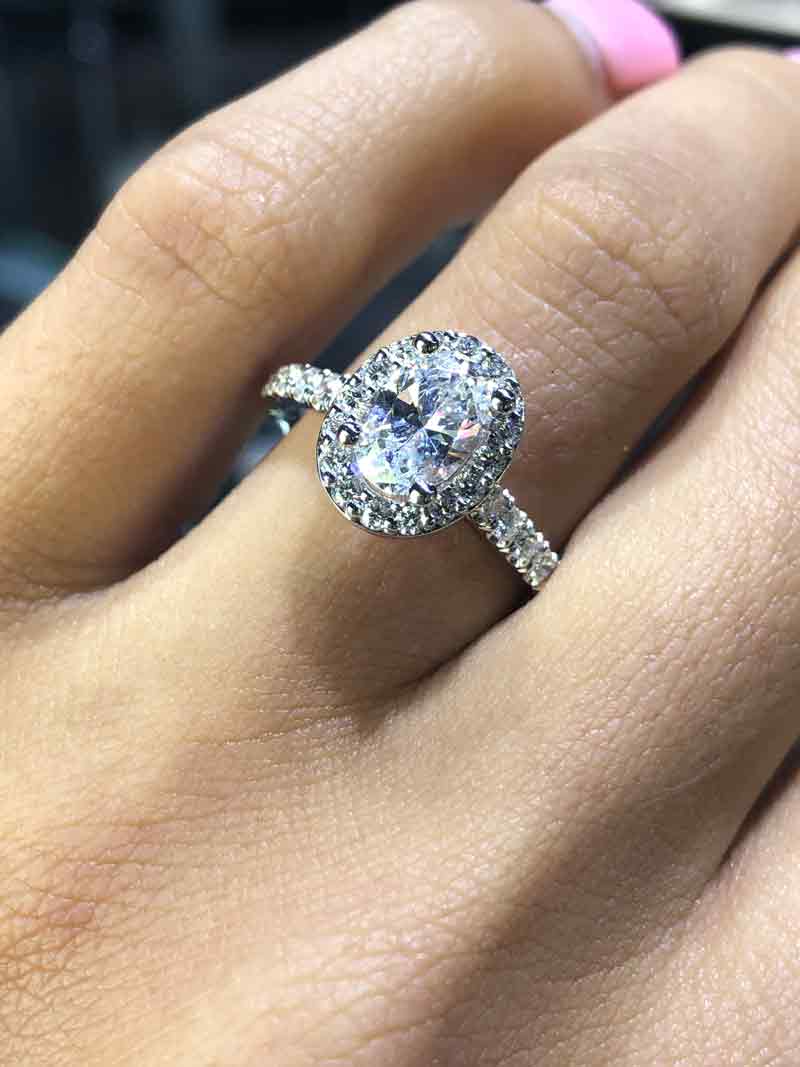 hailey baldwin engagement ring