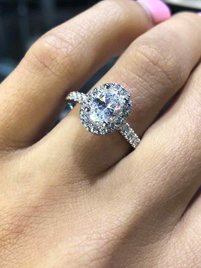 Here's How Much Hailey Baldwin's Engagement Ring From Justin Beiber Costs -  Cosmopolitan India