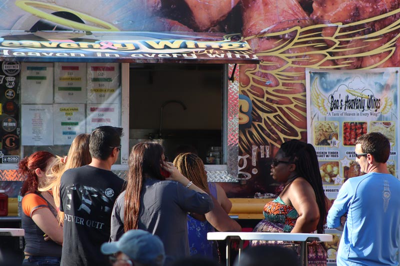 bea's heavenly wings food truck