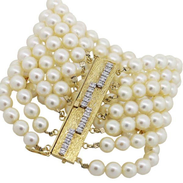 pearl strand bracelet