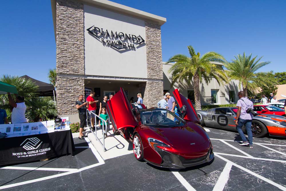 Mclaren 650s aftermarket wrap and spoiler