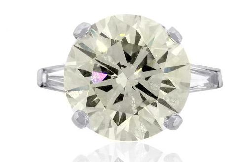 large round brilliant diamond engagement ring