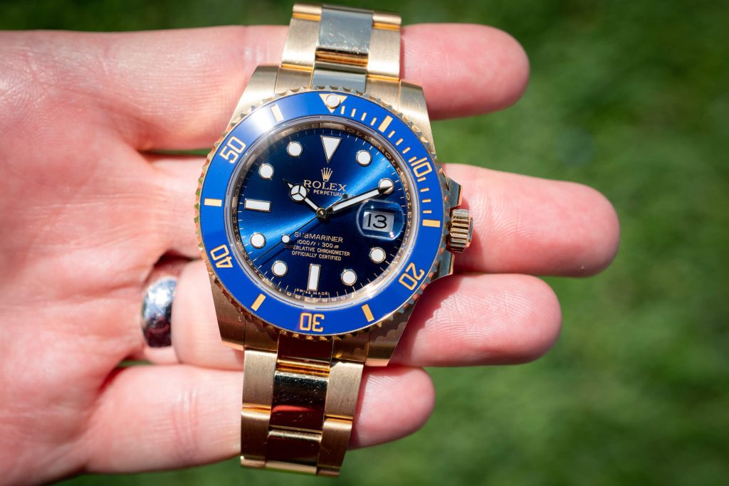 Yellow gold best sale submariner rolex